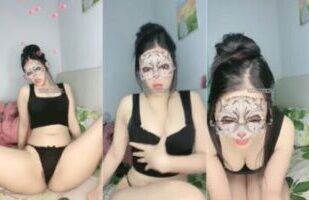 Twerk Pantat Cika Mulus Kapan Bugilnya Sayang Dream